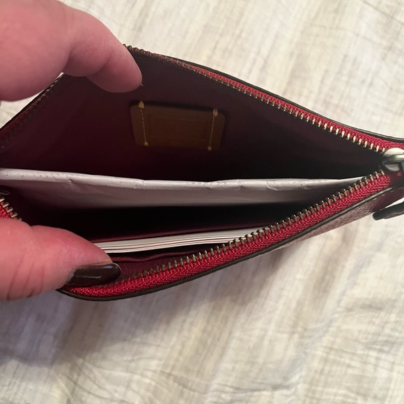 Coach Minnie Mouse Motif Wristlet - Picture 6 of 6